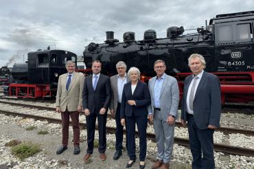 Gerd Böck, Patrick Zeitlmann, Dr. Winfried Sponsel, Ministerialdirektorin Ingrid Simet, Landrat Stefan Rößle, Vorsitzender Ekkehard Böhnlein