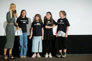 Moderatorin Tina Kaiser, Victoria Filatova, Charlotte Hehenberger, Lina Maier, Lotta Wundel