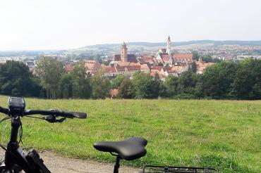Hier sieht man ein Panoramabild aus der Umgebung Donauwörths.