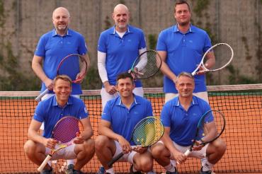 Die siegreiche Mannschaft mit (hinten von links) Jochen Kotter, Markus Erdt, Johannes Lang sowie (vorne von links) Steffen Dudda, Fabian Trauner und Markus Probst.