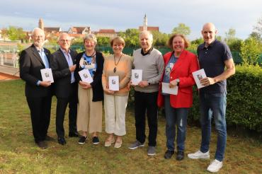 (von links) Schriftführer Peter Hirt (25 Jahre), Zweite Vorsitzende Sibylle Lutzkat  (60 Jahre), Susanne Betz (50 Jahre), Wolfgang Simon (60 Jahre), Elisabeth Nüßler (50 Jahre) und Markus Erdt (40 Jahre)