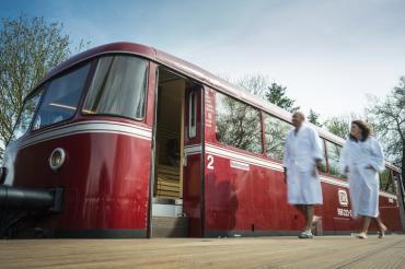 Hier sieht man Gäste der Altmühltherme.