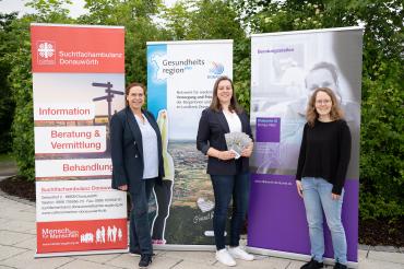 V.l.: Erika Eisenbart (Gesamtleitung der Suchtfachambulanz Donauwörth mit Außenstelle), Julia Lux (Geschäftsstellenleitung der Gesundheitsregionplus) und Dr. Natalie Nagowski (Leitung der Suchtfachambulanz Nördlingen - Außenstelle) haben die Veranstaltungsreihe gemeinsam organisiert.