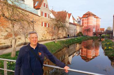 Das Bild zeigt Gästeführer Karl-Heinz John