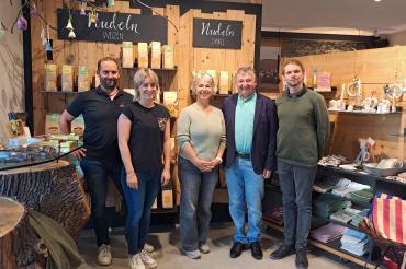 Grüne im Austausch mit Landwirten