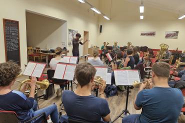 Die Proben sind in vollem Gange. Der Nördlinger Alexander Dollmann hat die musikalische Leitung vor 2 Jahren übernommen.