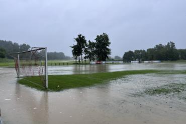Überflutung Altisheim Sportplatz