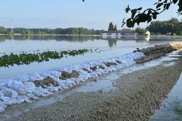 Behelfsdamm Auchsesheim