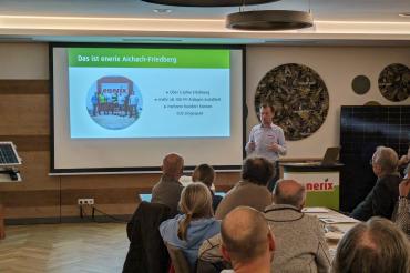 Beim enerix Photovoltaik Infoabend wird nützliches Wissen vermittelt.