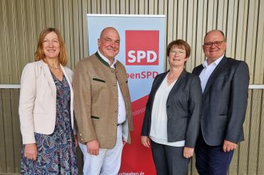 Kreisrätin Rita Ortler, Kreisrat Peter Moll, Kreisrätin Claudia Müller und Kreisrat Georg Wiedemann.