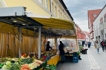 Der Nördlinger Wochenmarkt wird aufgrund des Altstadtflohmarkts am 3. August 2024 bereits auf den 2. August 2024 vorverlegt.
