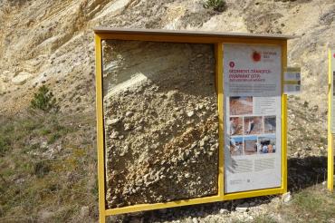 Schautafel in den ehemaligen Steinbrüchen am Glaubenberg