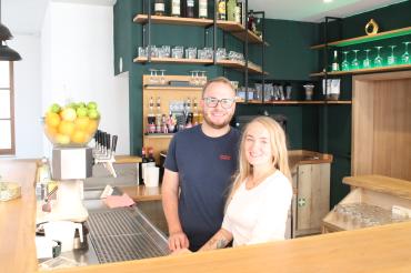 Hier sieht man das Ehepaar Viktoria und Giuseppe Pizzimenti.