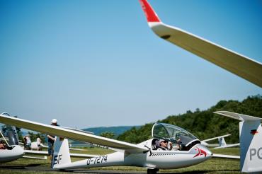 Stefan Langer bereitet sich am Startplatz auf seinen Wettbewerbsflug vor. 