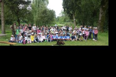 Vier zweite Klassen der Johannes-Bayer-Grundschule Rain erlebten kürzlich zusammen mit ihren Lehrerinnen einen aufregenden Vormittag in der Natur bzw. im Rainer Stadtwald. 