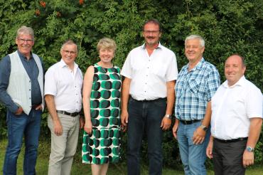 Von links nach rechts: Bürgermeister Roland Wildfeuer, Vorsitzender Günther Pfefferer, Bürgermeisterin Petra Riedelsheimer, Gerhard Leinfelder, Bürgermeister Isidor Auernhammer, Bürgermeister Walter Grob