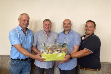 Ihr langjähriges Engagement im Gesellenprüfungsausschuss war aller Ehren wert: von links: Obermeister Rupert Diethei, Rainer Wittke, Magnus Langenmaier und der stv. Obermeister Andreas Haußer.