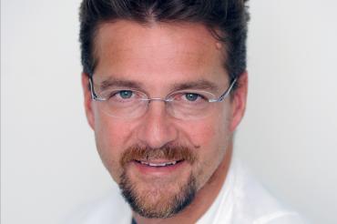 Professor Dr. Bernhard Kuch