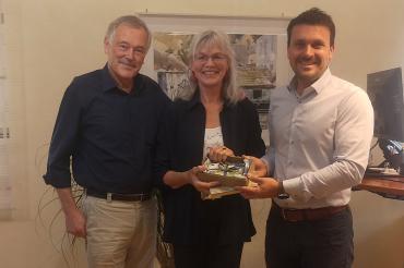 Dr. Andreas Hörger, Susanne Hörger und Harburgs Bürgermeister Christoph Schmidt. 