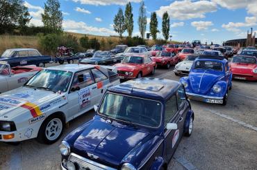 Hier sieht man Teilnehmer der ausfahrt des MC Neuburg.