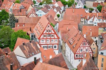 Nördlingens Gassen und Plätze von oben. 
