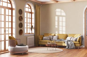 Neutrale Farben heben die Details in Materialien wie Holz und Erdtönen hervor. 