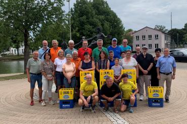 Siegerfoto beim Stadtradeln 2024 in Monheim mit Bürgermeister Günther Pfefferer. 