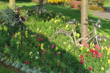 Die Radtour durch drei Landkreise führt u.a. durch die Blumenstadt Rain