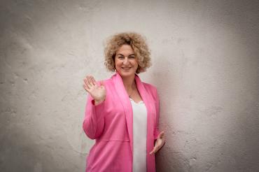 Die Heilpraktikerin, Osteopathin und Babyschlafberaterin Sandra Eireiner.