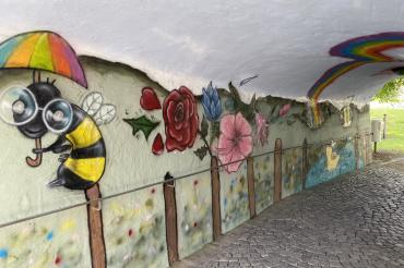 Grabendurchgang Grafitti verschönerung