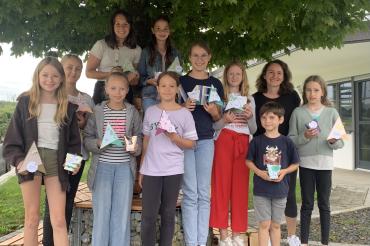 Stempeln, stanzen und viel Spaß mit Stampin Up! – unter diesem Motto fand am Montag bei Werklspass ein weiterer Ferienprogrammnachmittag in Wolferstadt statt. 