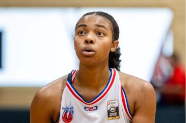 Laci Hawthorne verstärkt die Angels.