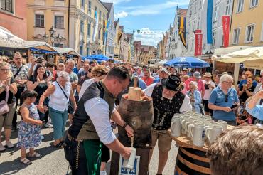 Donauwörther Reichsstraßenfest - Bieranstich