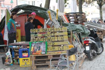Hier sieht man das Klimacamp in Nördlingen.