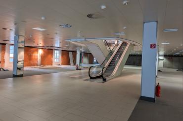 Hier sieht man das Schuh-Schmid-Gebäude von innen.