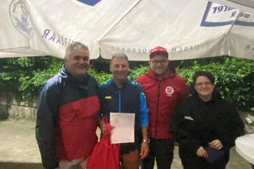 Das Sieger-Duo des VSC Donauwörth, Peter Stampfer und Leo Kempter mit 1. Vorstand Stefan Kleinle und Schiedsrichterin Johanna Schmid