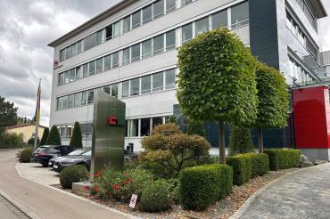 Grenzebach am Firmensitz in Hamlar. 