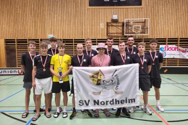 Am vergangenen Wochenende reisten die Floorballer nach Innsbruck zu den Alps Open. Ein Turnier mit Teams aus Deutschland, Tschechien, Österreich, der Schweiz und Jugend-Nationalmannschaften.