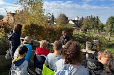 Ein Tag auf dem Bergschreinerhof im Rahmen der Projektwoche „FairFood“.