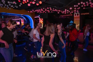 Die erste "Mami feiert früher" Party war bereits ein voller Erfolg.