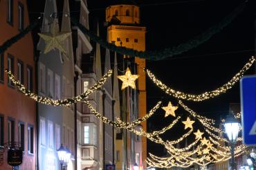 Reichsstraße in Weihnachtsbeleuchtung