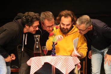 Mit dem Theaterstück "Dinner für Spinner" ist dem Dramatischen Ensemble ein echter Erfolg gelungen.