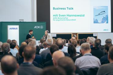 Sven Hannawald mit "Seelenstark" bei Airbus in Donauwörth.