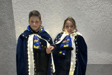 Den Kinderhofstaat regiert in der Session 2024/2025 ihre Lieblichkeit Prinzessin Sophia I. (Barsan), Seestern im karibischen Meer und an ihrer Seite ihr Prinz Jan I. (Rossmann), Skipper der närrischen Jugend.