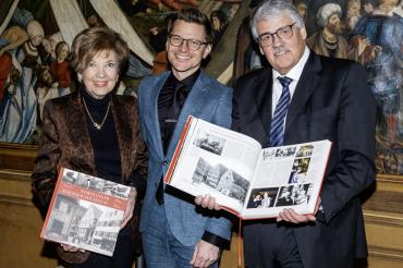 Das Bild zeigt Carolin Reiber, Oberbprgermeister David Wittner und Dr. Wilfried Sponsel. 
