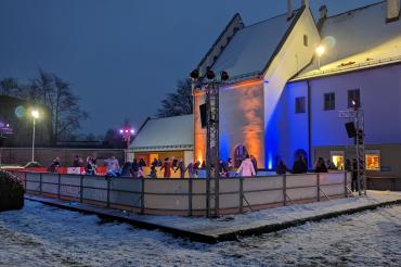 Schloss Rain Eisbahn