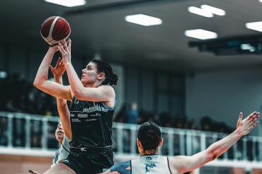 Die neueste Angels-Verpflichtung Nicole Fransson zeigte beim Spiel gegen Marburg mit 27 Punkten und 9 Rebounds gleich mal ihre Fähigkeiten.