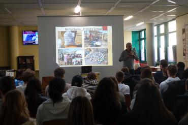 Karl-Heinz Feichtinger referierte an der FOSBOS Donauwörth. 