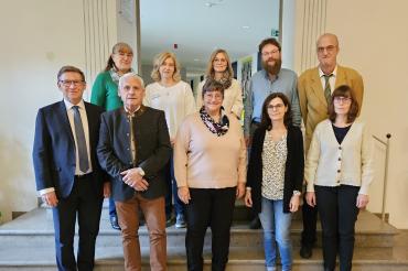 Hintere Reihe: Irma Angersbach, Heidi Pfeifer, Katrin Eska, Michael Feller, Michael Einsele. Vordere Reihe: Landrat Stefan Rößle, Georg Ruf, Monika Holzmann, Andrea Förg, Christa Pirsig. Nicht im Bild ist Karin Waldvogel