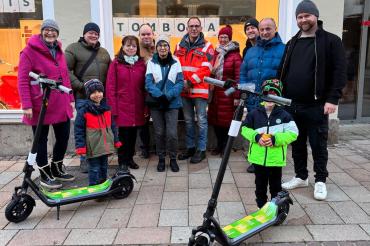 Die Gewinner des Weihnachtsgewinnspiels.